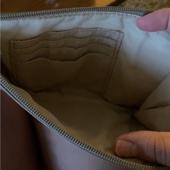 Hand bags - Picture 2 of 7